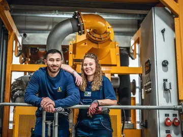 Bei Bauer MAT erwarten Sie vielfältige Jobmöglichkeiten und ein engagiertes Team.